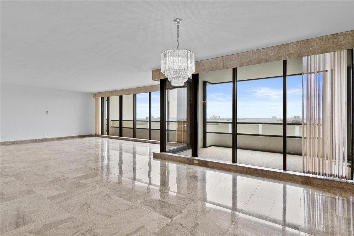 100 Lakeshore Drive #1955 1