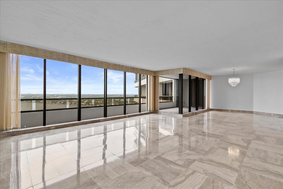 100 Lakeshore Drive #1955 5