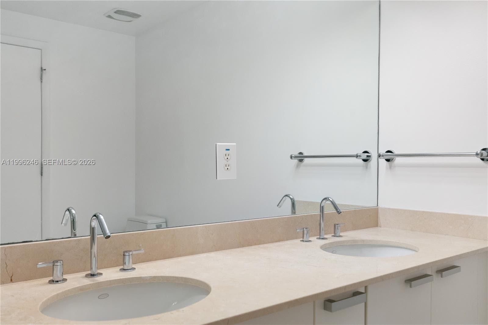 3131 NE 188th St 2-1010 photo 21