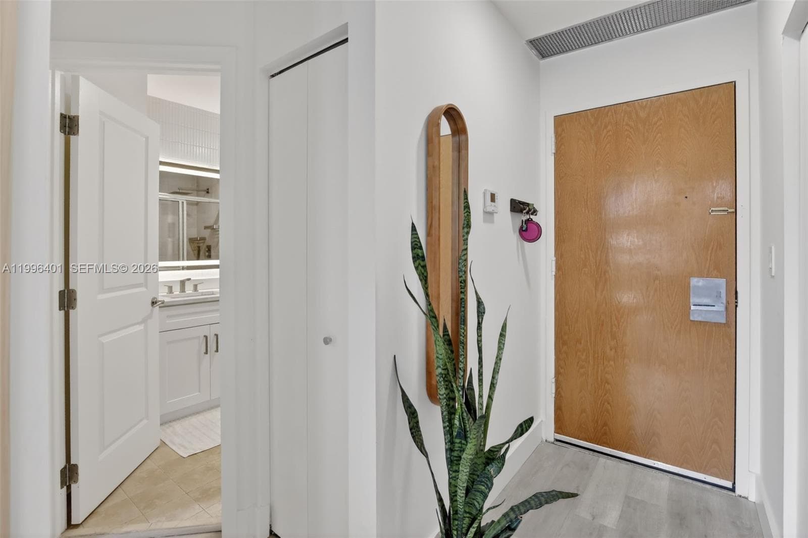 20185 E Country Club Dr 204 photo 9