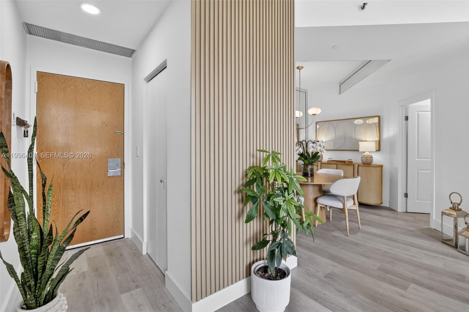 20185 E Country Club Dr 204 photo 10