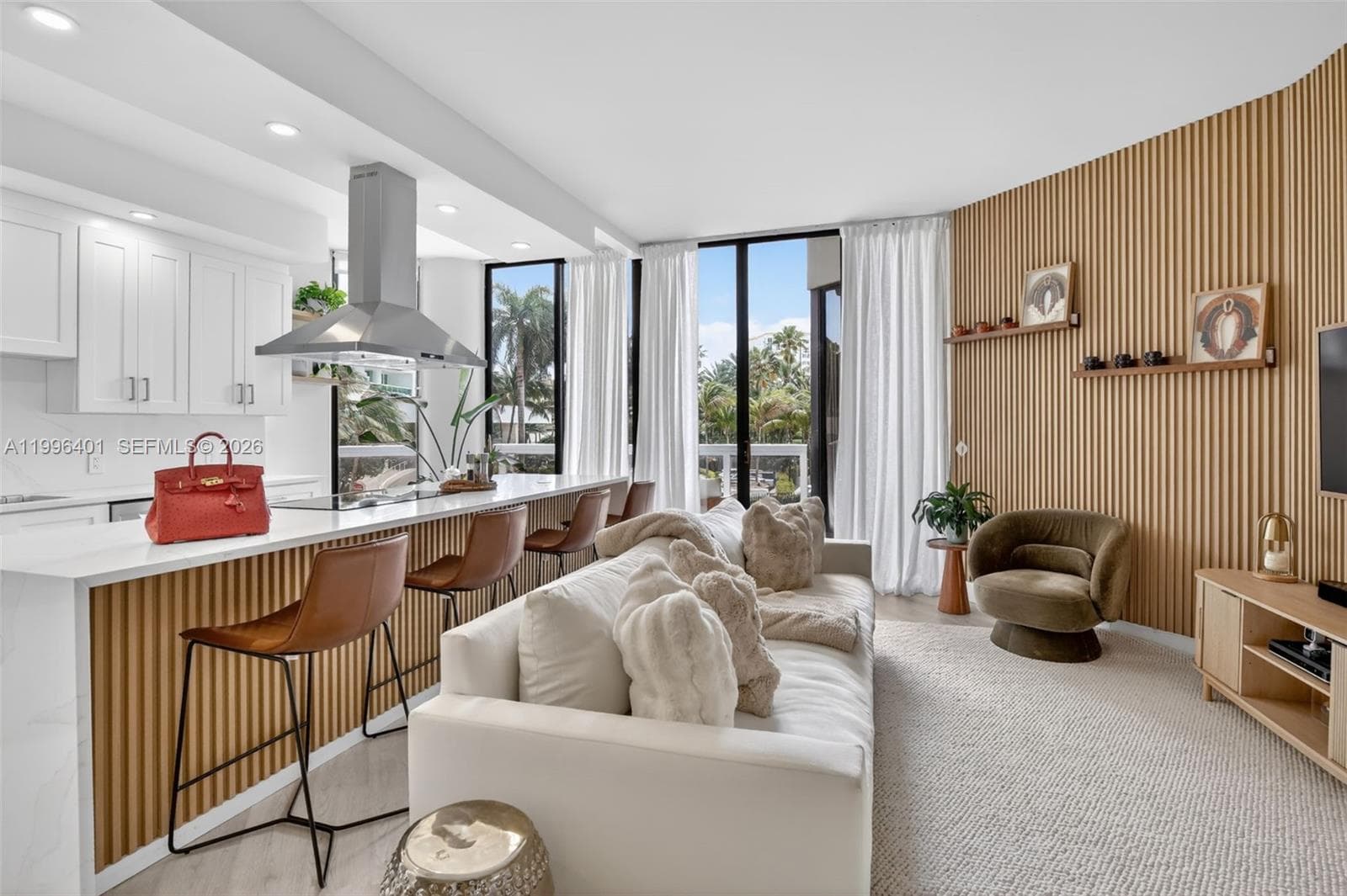 20185 E Country Club Dr 204 photo 4