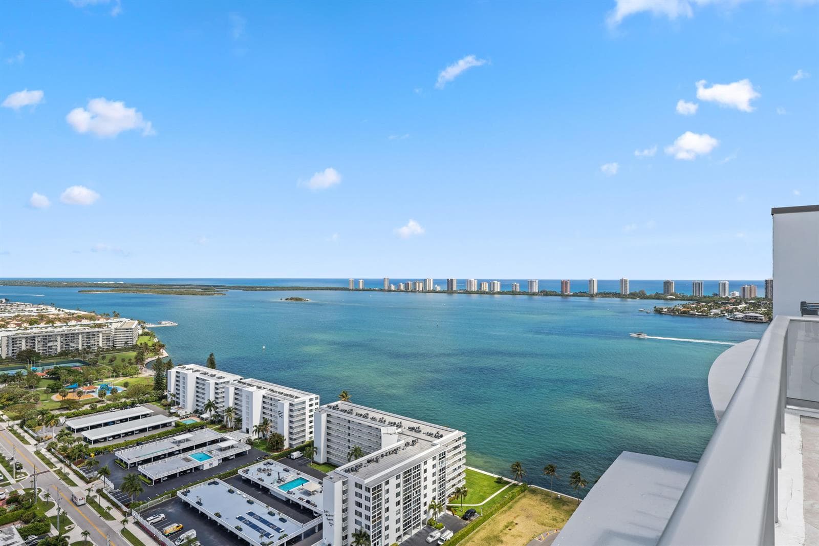 220 Lake Shore Drive #1121 4