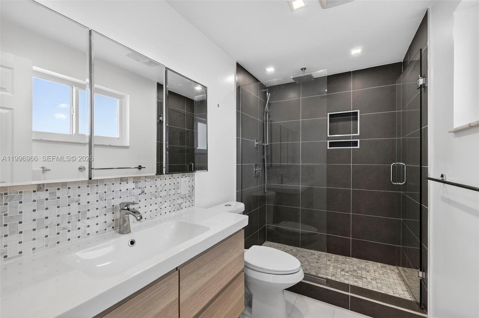 3050 48th St 210 photo 14