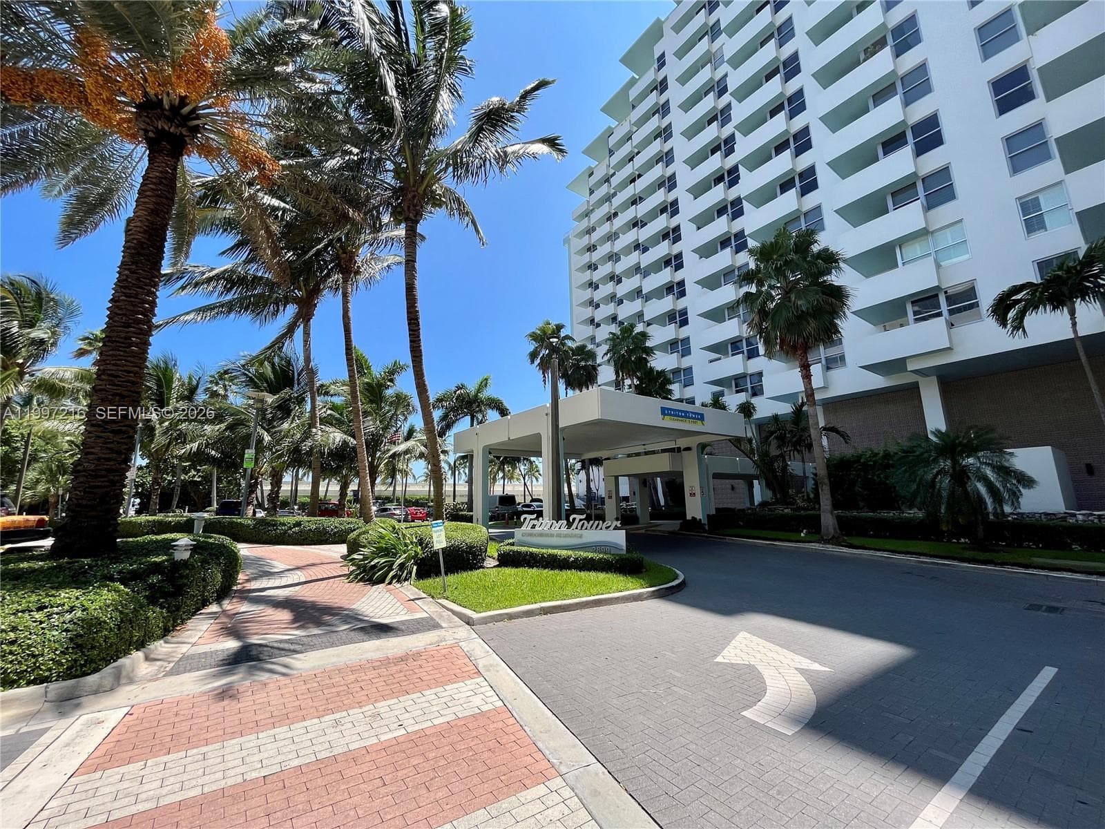 2899 Collins Ave 424 photo 22