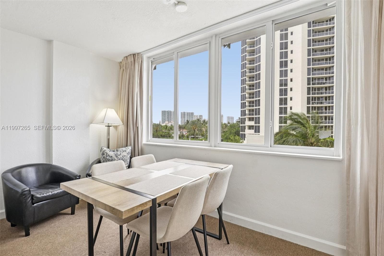 19201 Collins Ave 223 photo 4
