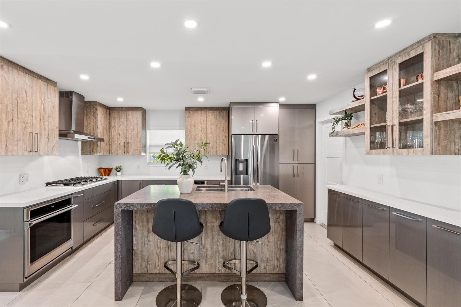 331 SE 6th Avenue 3