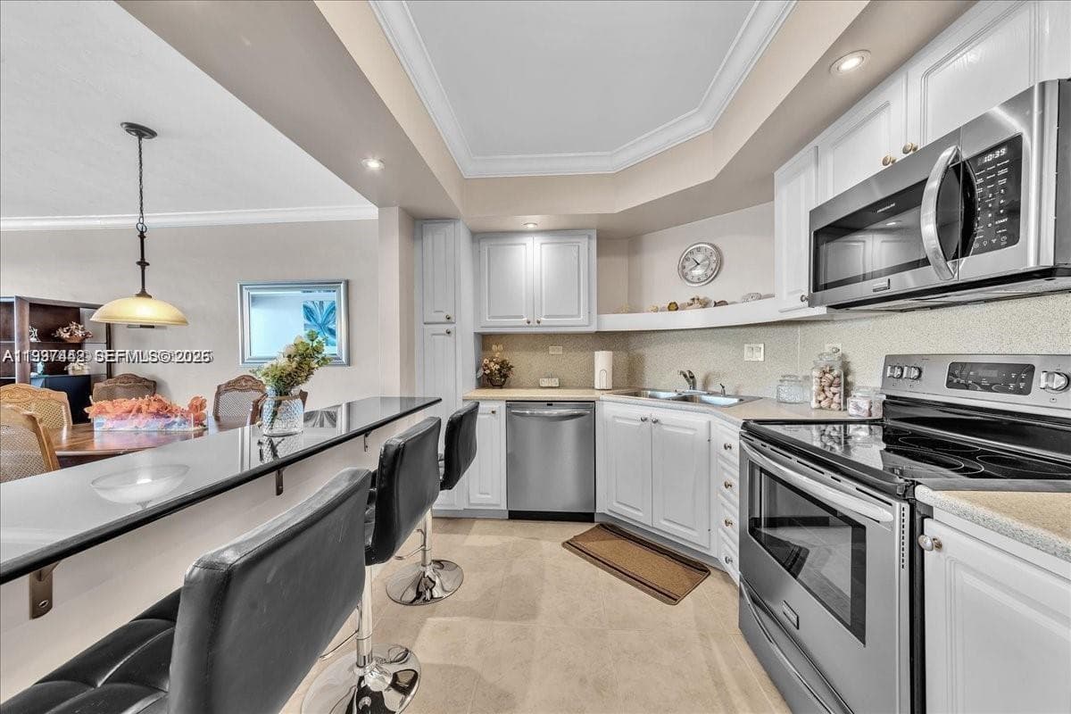 3111 Ocean Dr 2