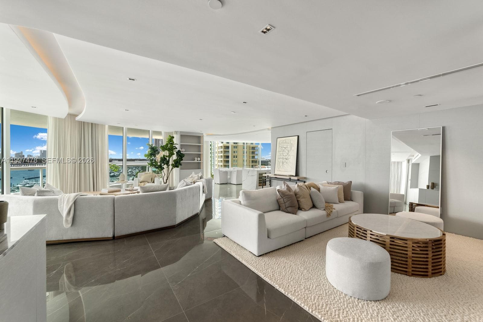 1000 Pointe Dr 4