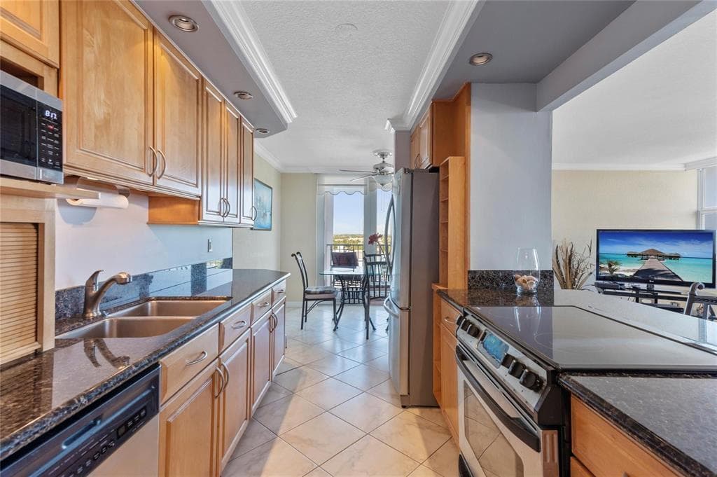 2881 NE 33rd Court Ph A photo 3