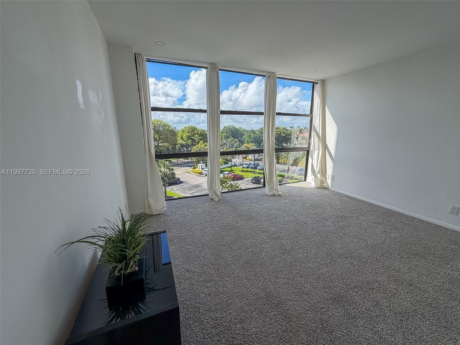 1000 Parkview Dr 531 photo 17