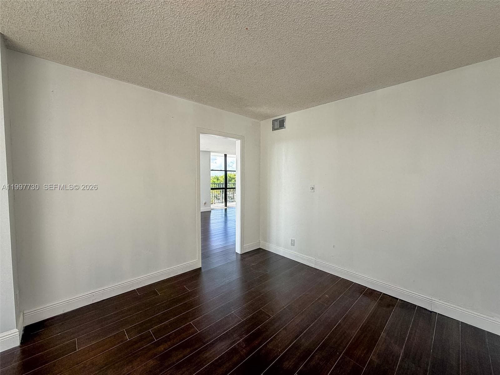 1000 Parkview Dr 531 photo 16