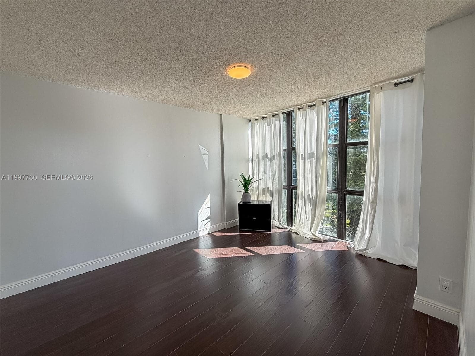 1000 Parkview Dr 531 photo 15