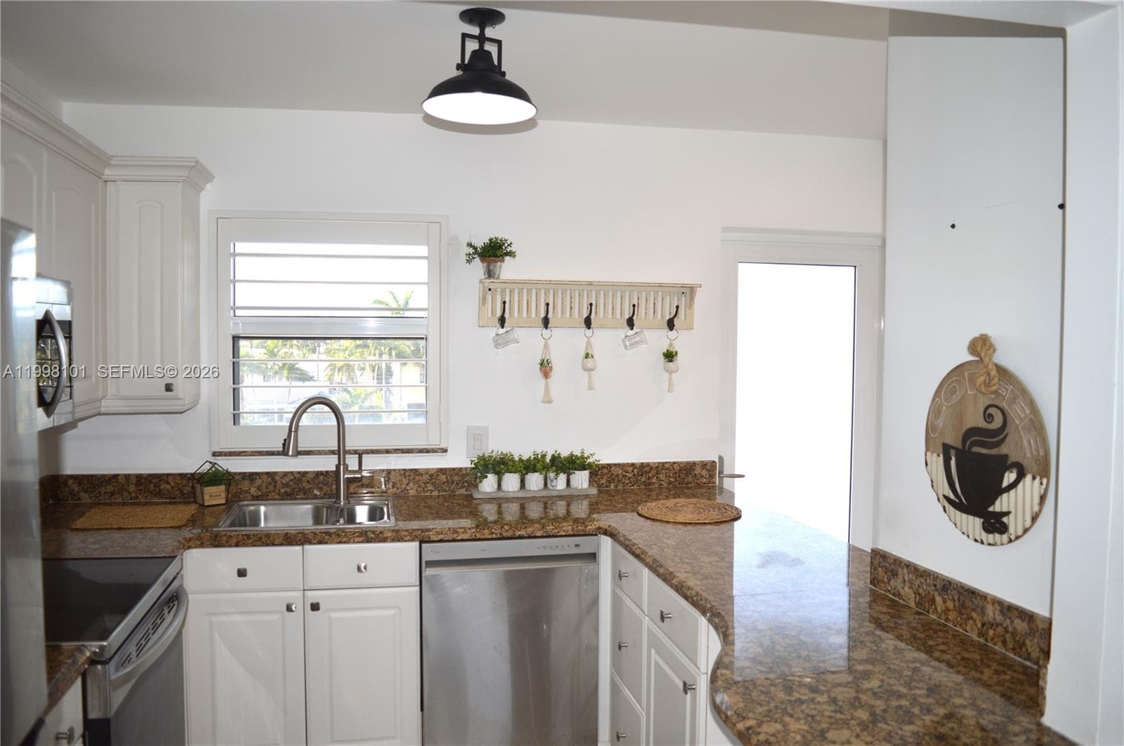 1511 SE 15th Ct 403 photo 6