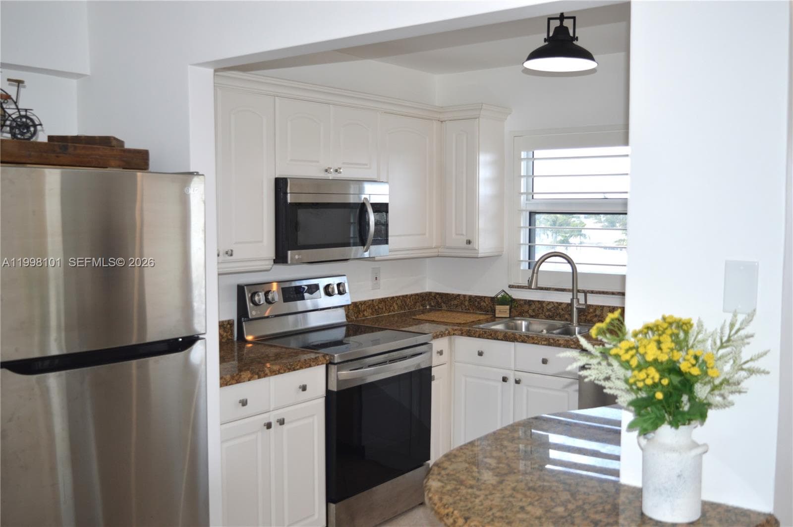 1511 SE 15th Ct 403 photo 4