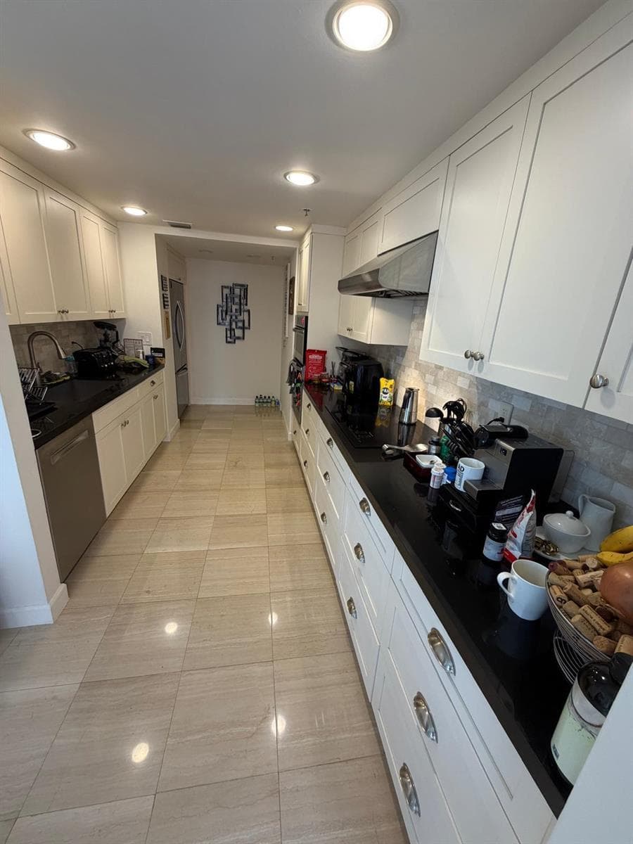 1581 Brickell Avenue 406 photo 12