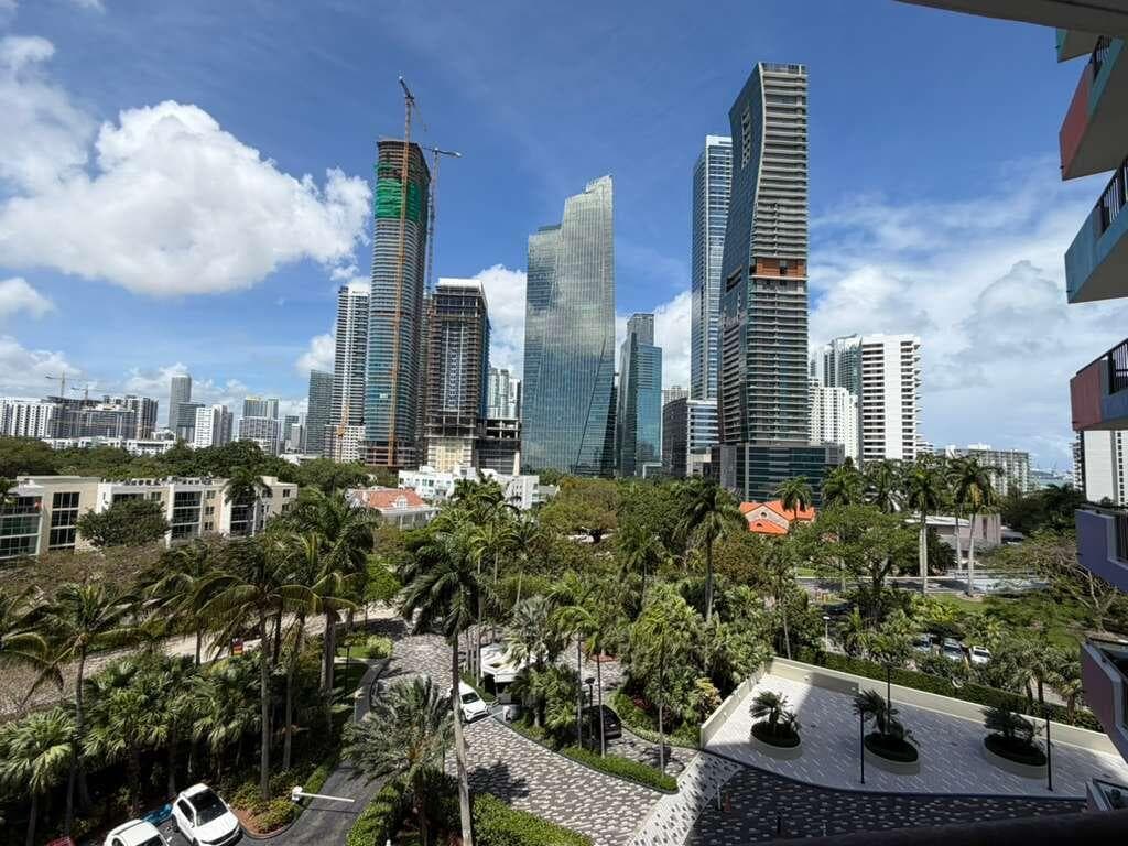 1581 Brickell Avenue #406 4