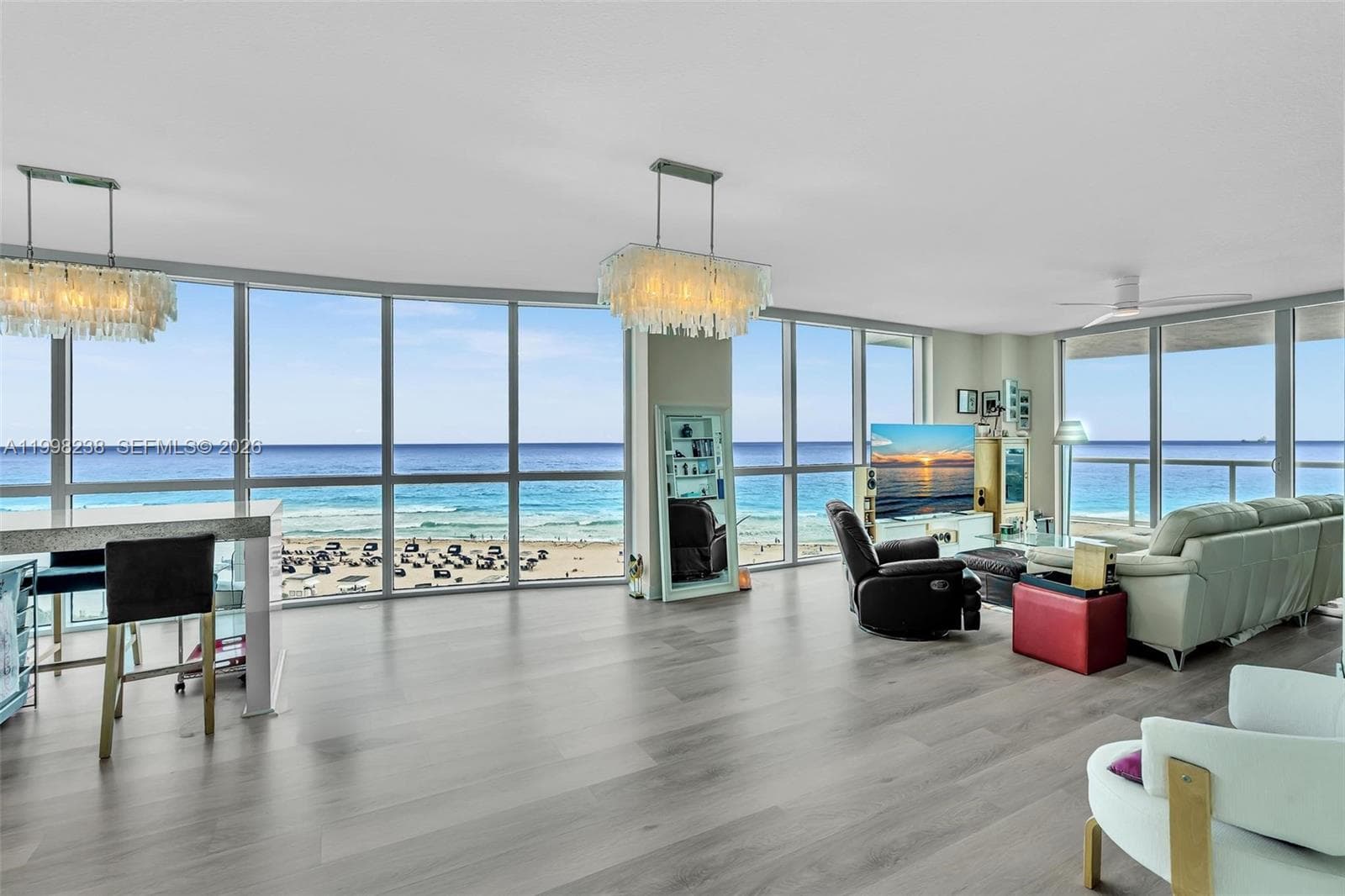 3801 Collins Ave 1