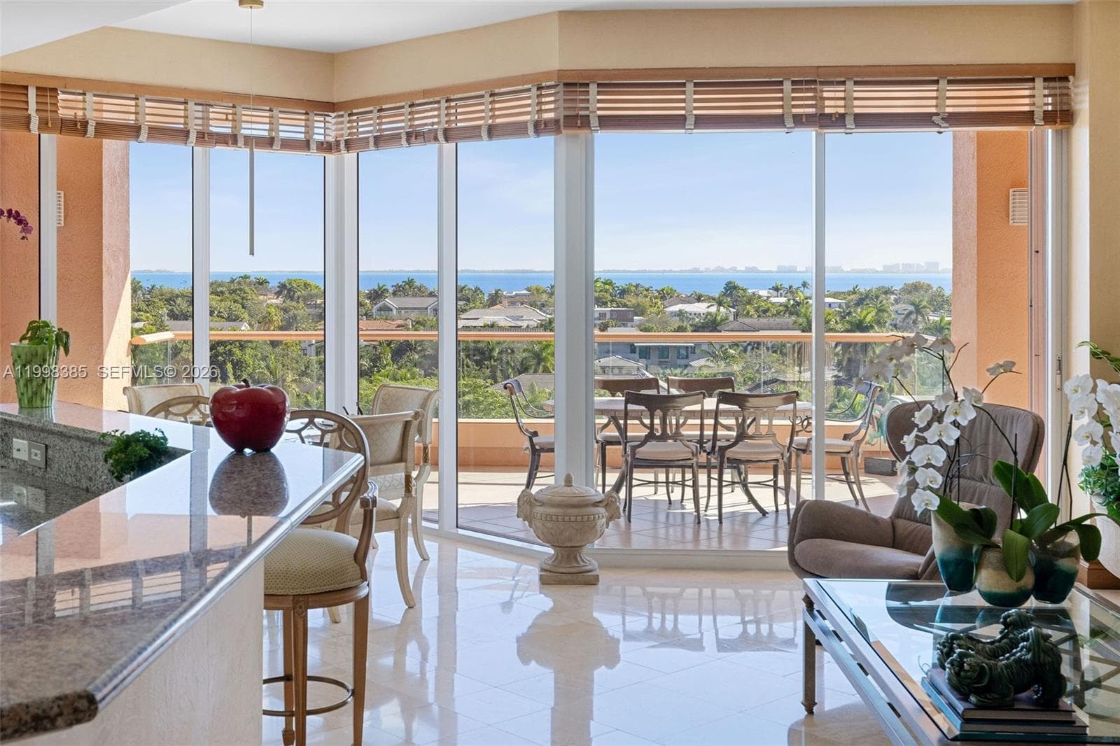 10 Edgewater Dr 5