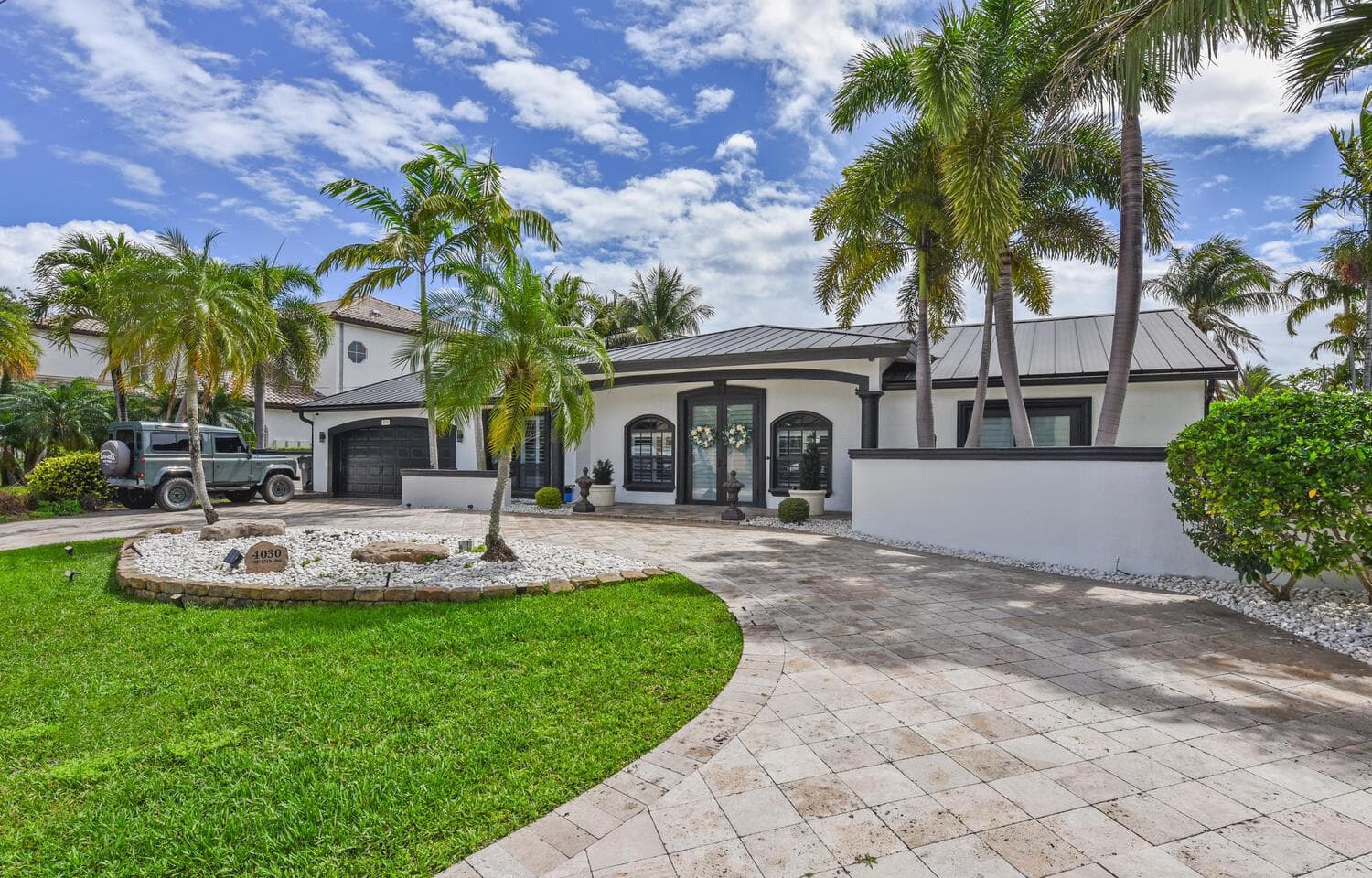 4030 NE 25th 4