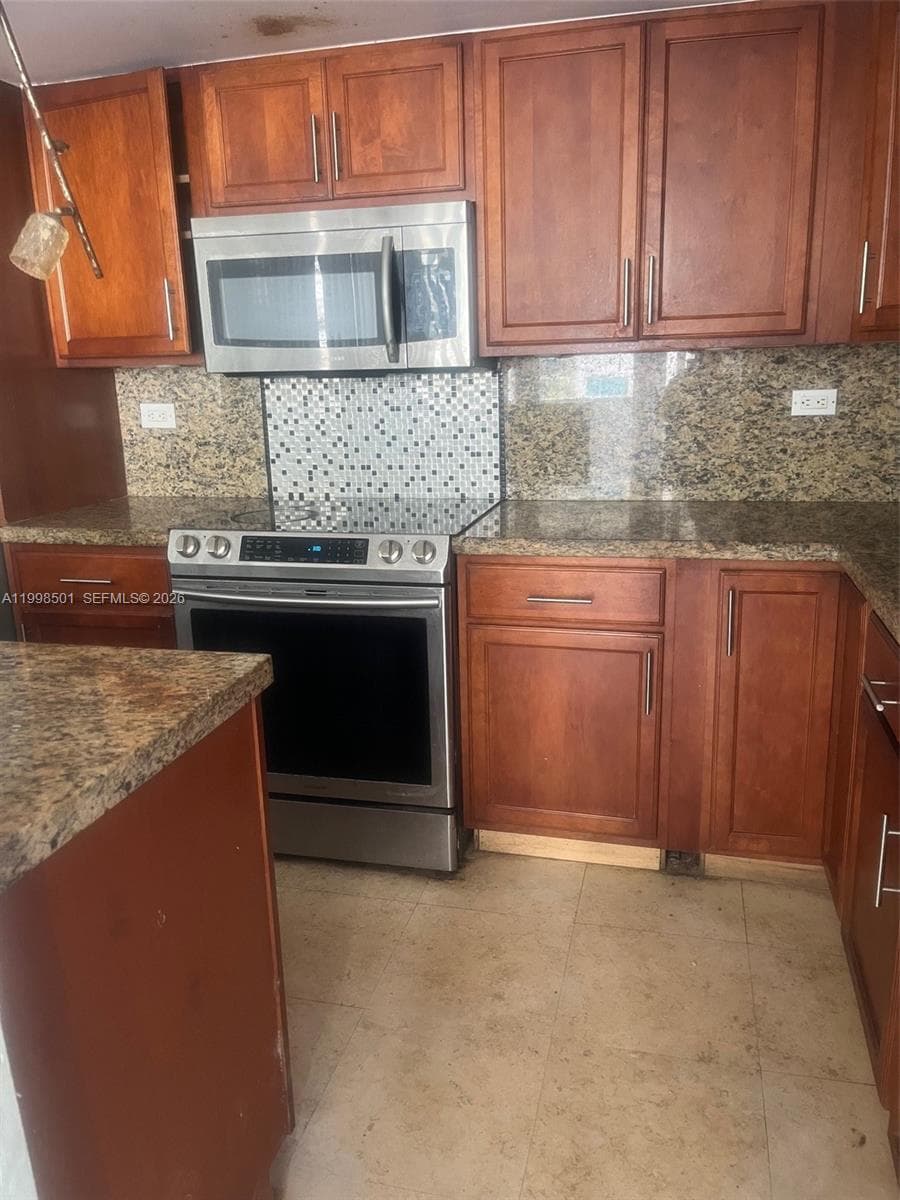 7545 E Treasure Dr 5H photo 17