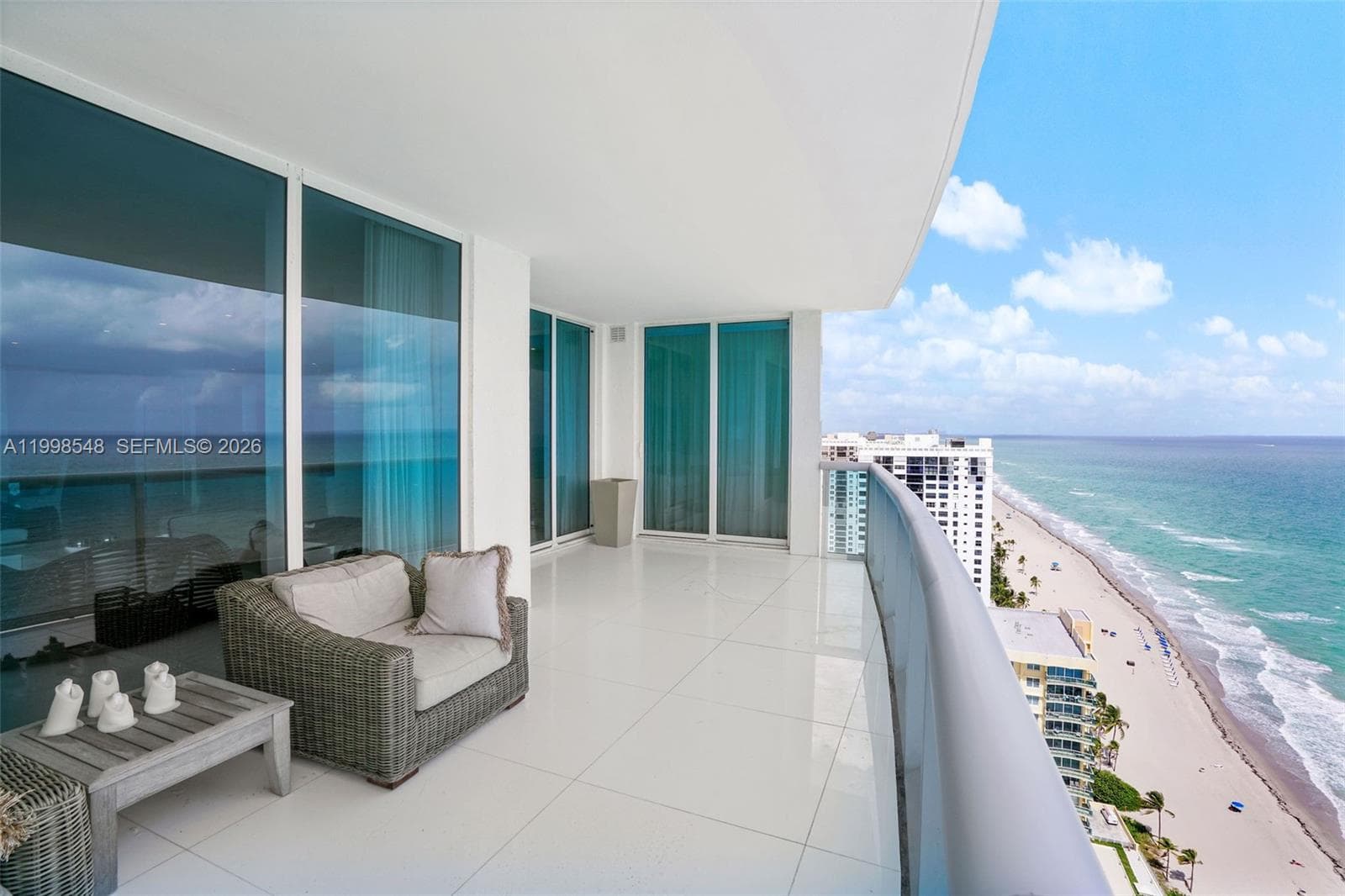 2711 Ocean Dr 2803 photo 3