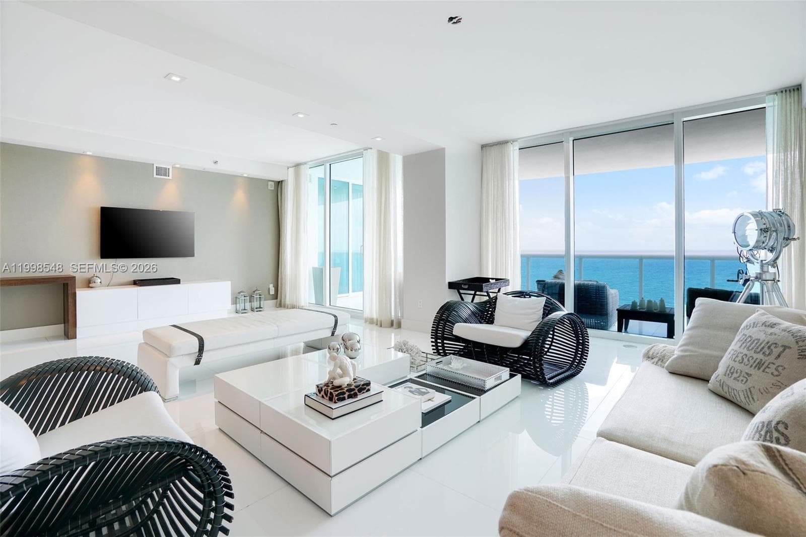 2711 Ocean Dr 2803 photo 8