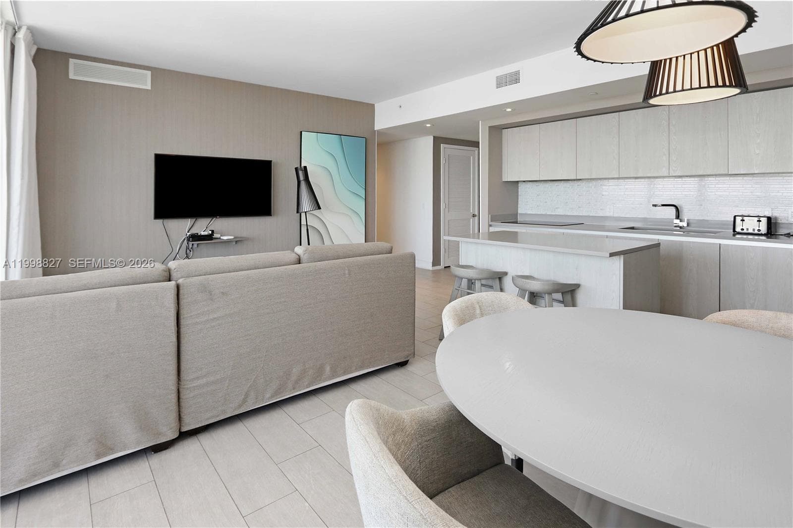 4010 Ocean Dr 5