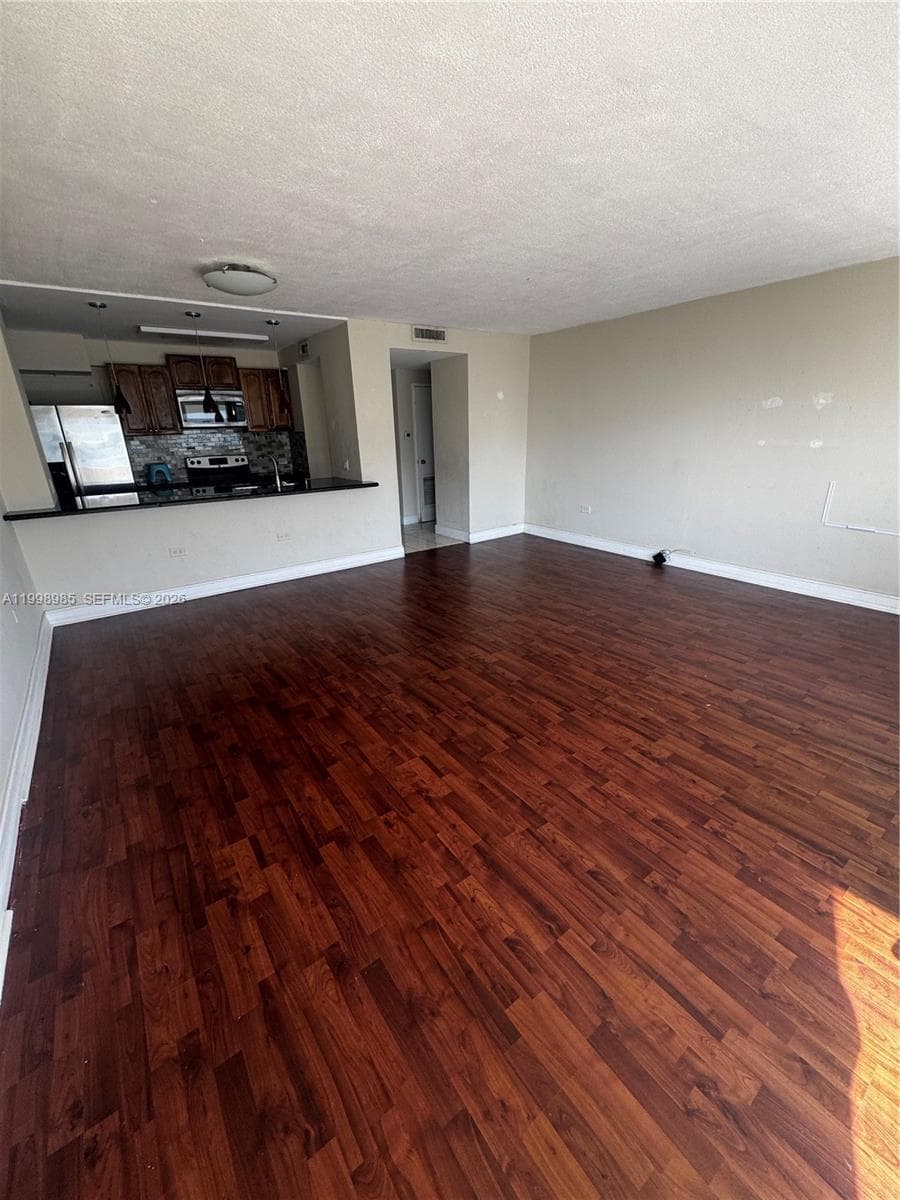 7545 E Treasure Dr 9K photo 6