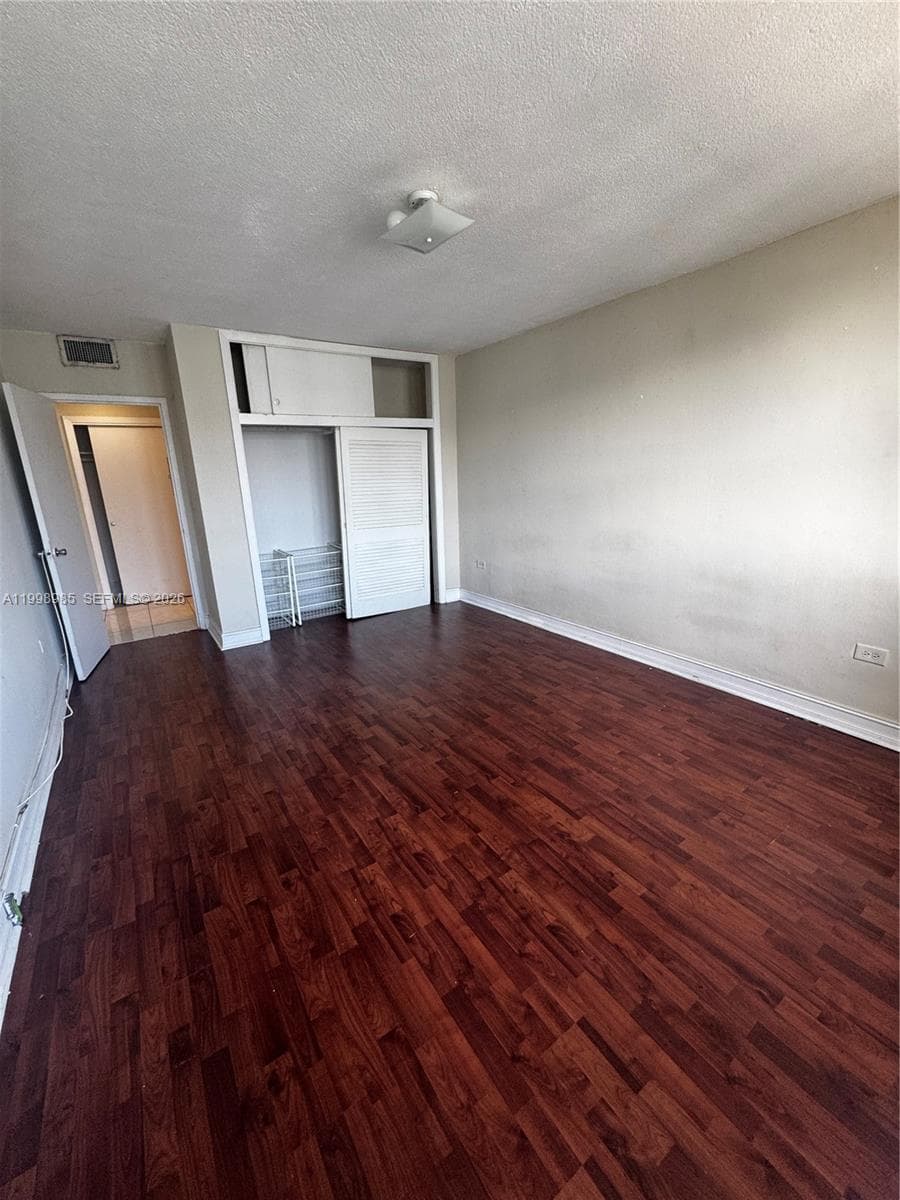 7545 E Treasure Dr 9K photo 8