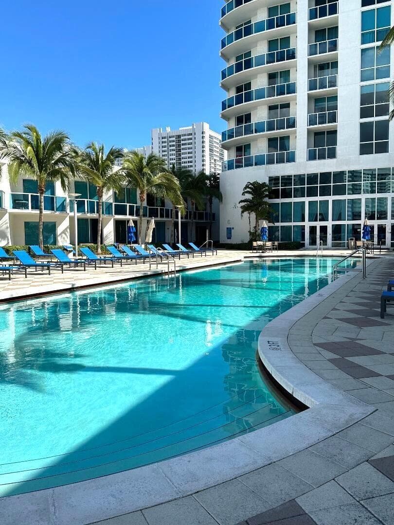1945 S Ocean Drive 609 photo 24