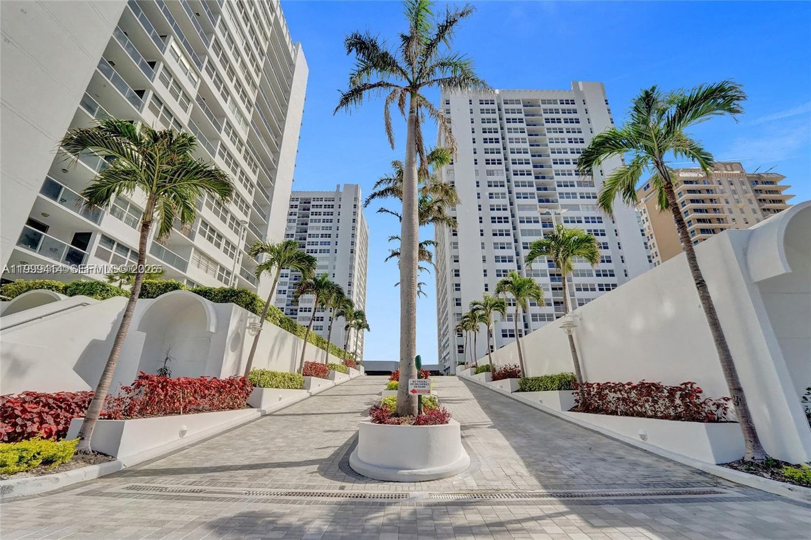 1880 Ocean Dr 3