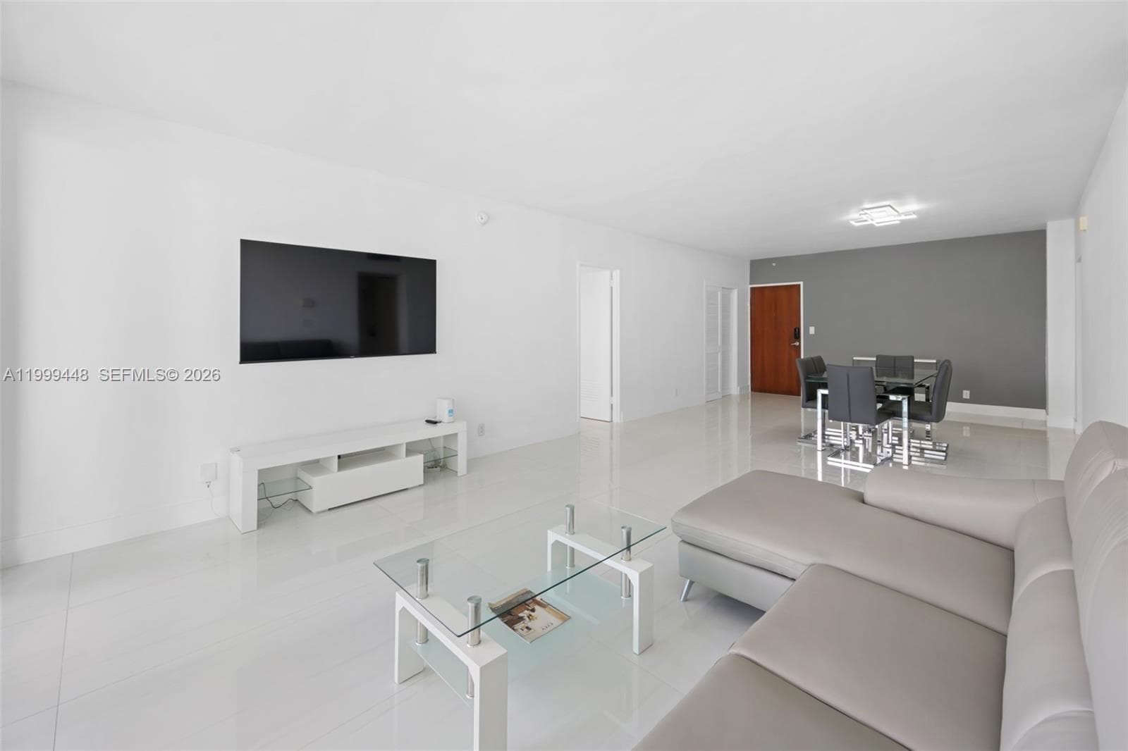 4001 Ocean Dr 3