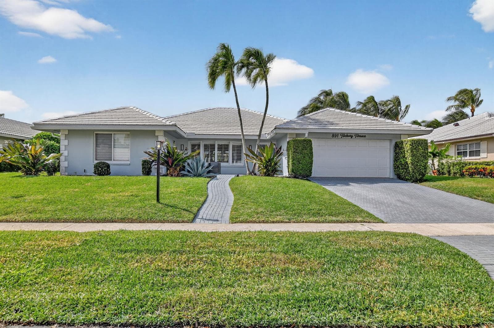 891 Hickory Terrace 2