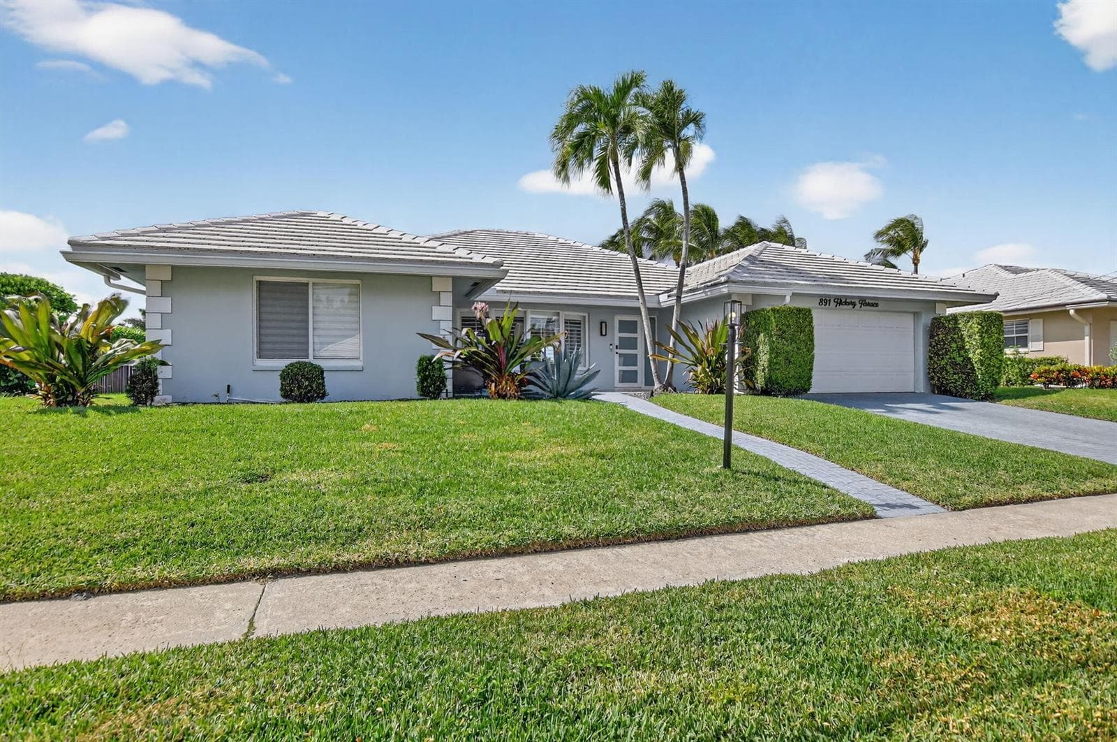 891 Hickory Terrace 3