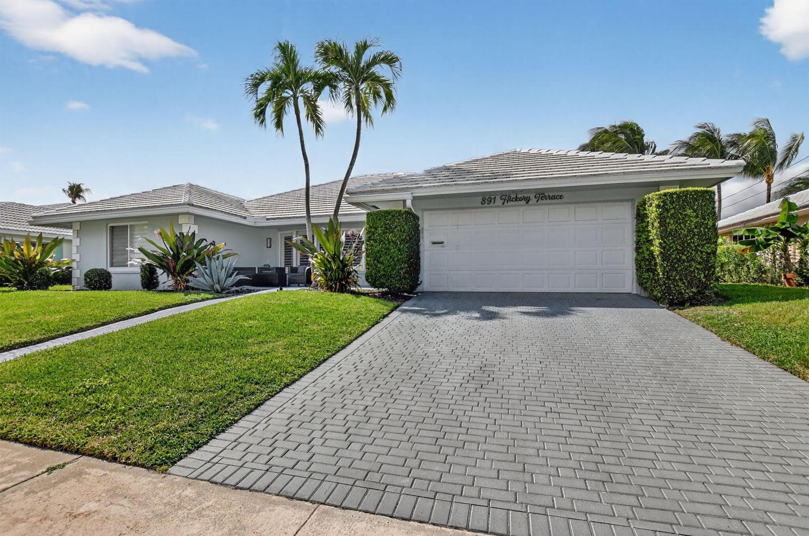 891 Hickory Terrace 4