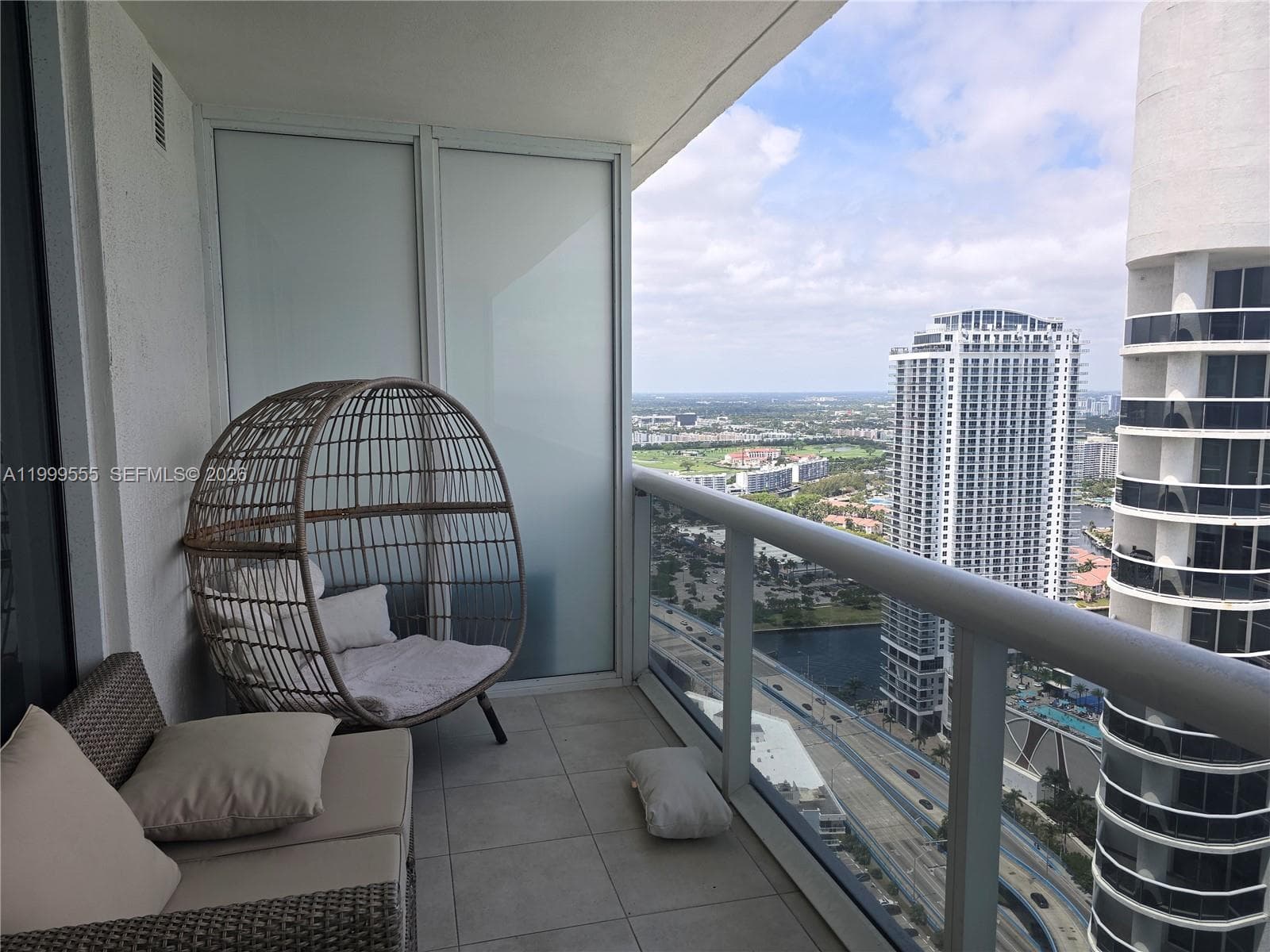 1830 S Ocean Dr 4309 photo 3