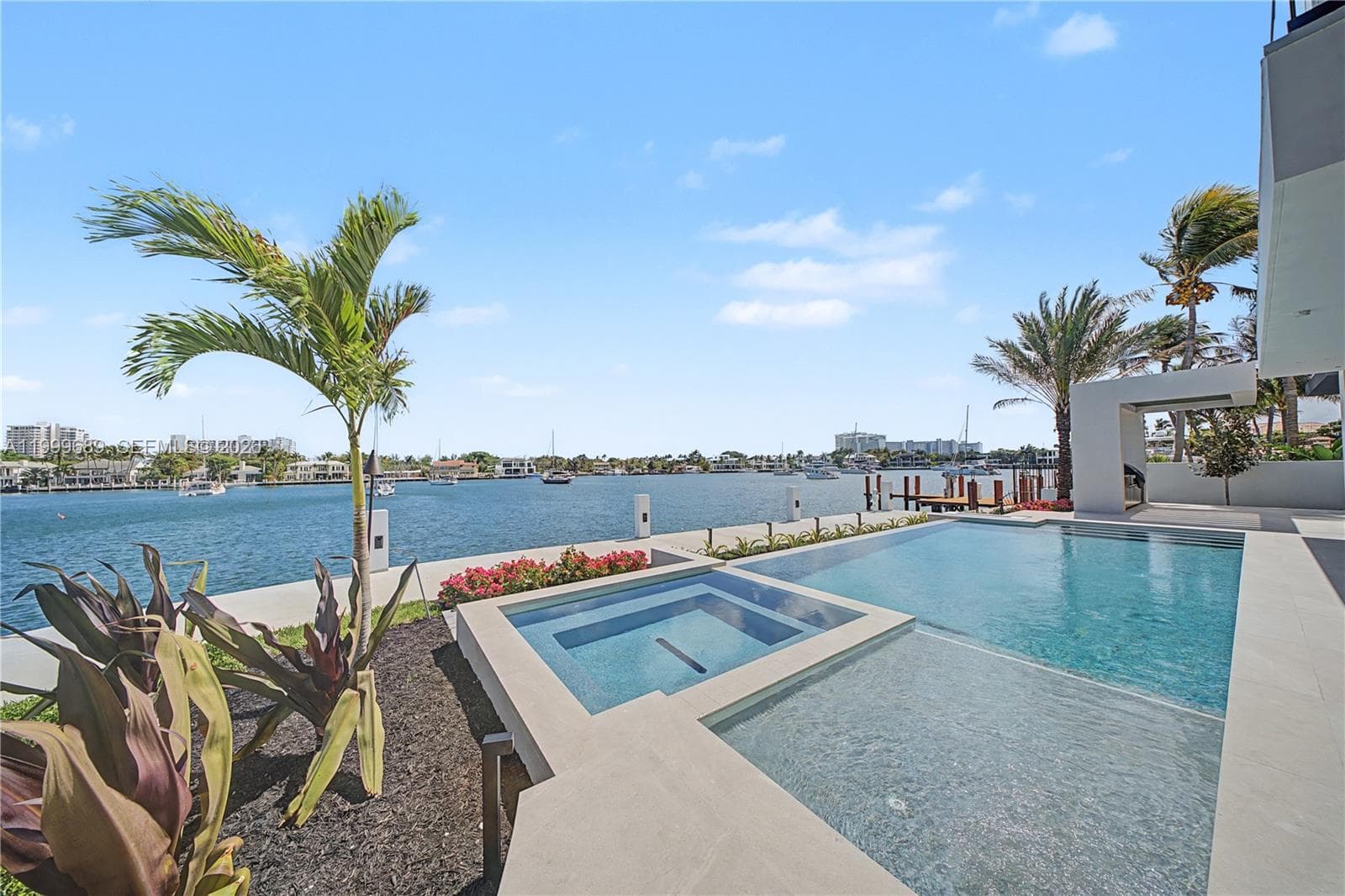 1400 Lake Dr 2