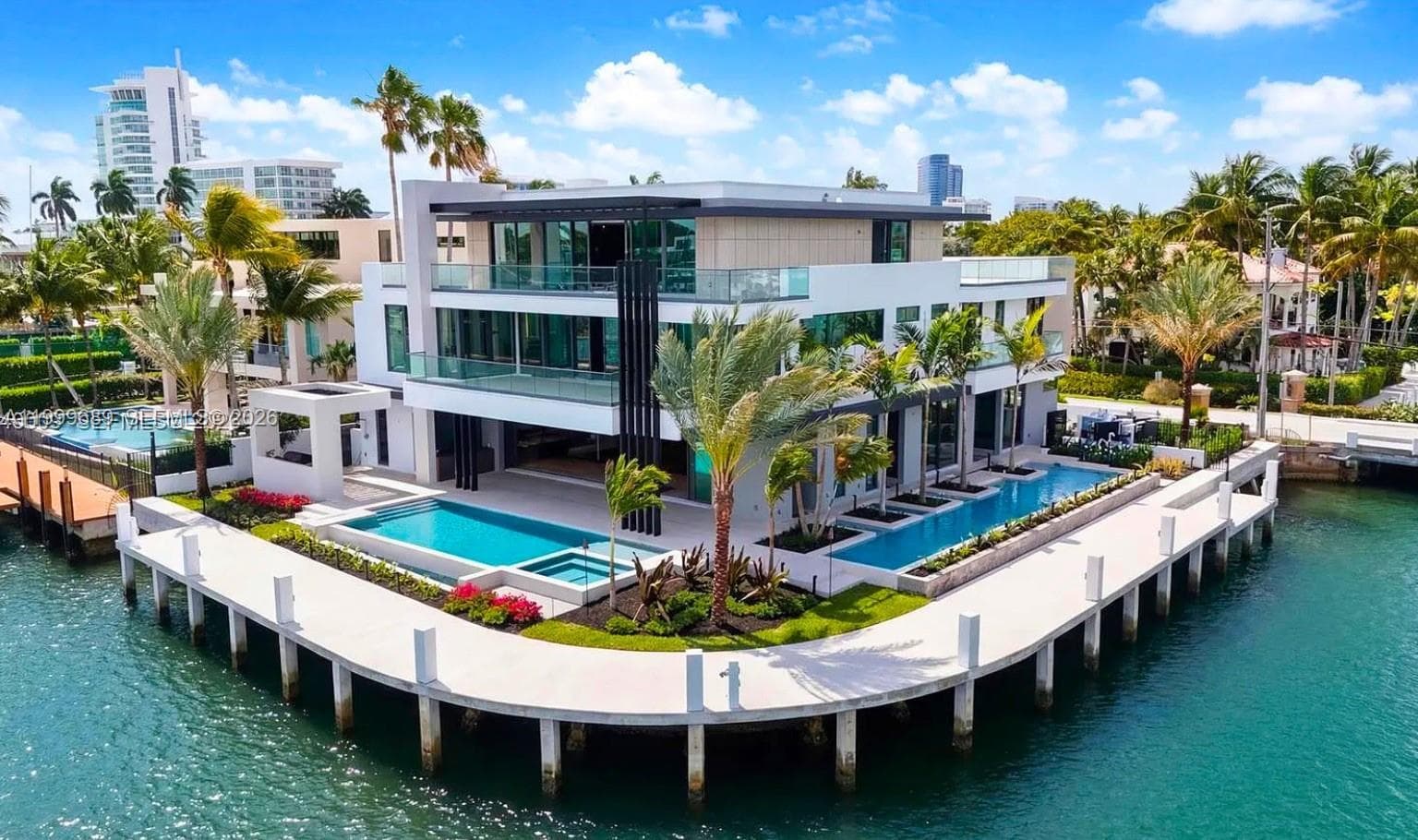 1400 Lake Dr 1