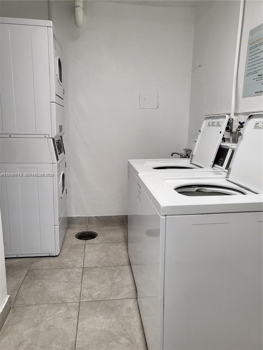 1865 79th St Cswy 8E photo 20
