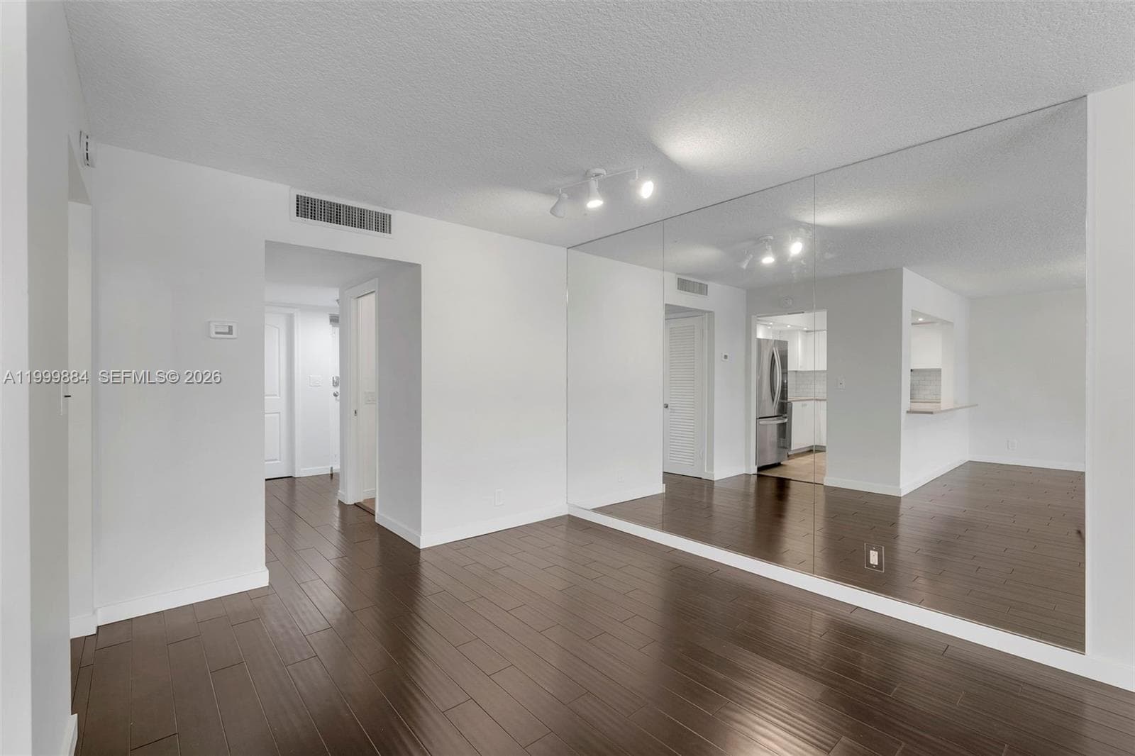 3050 NE 48th St 208 photo 12