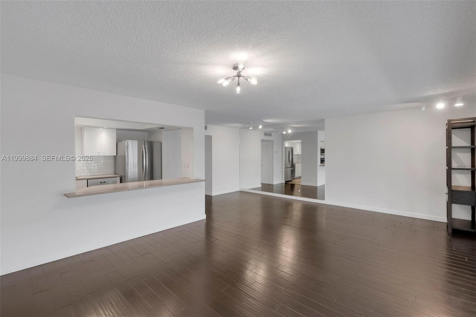 3050 NE 48th St 208 photo 11
