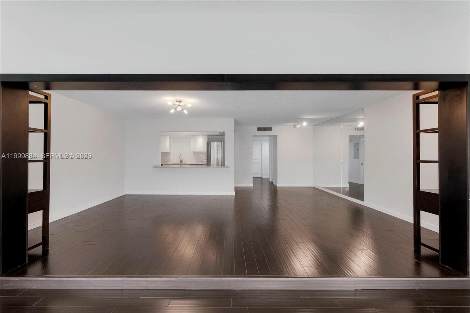3050 NE 48th St 208 photo 8