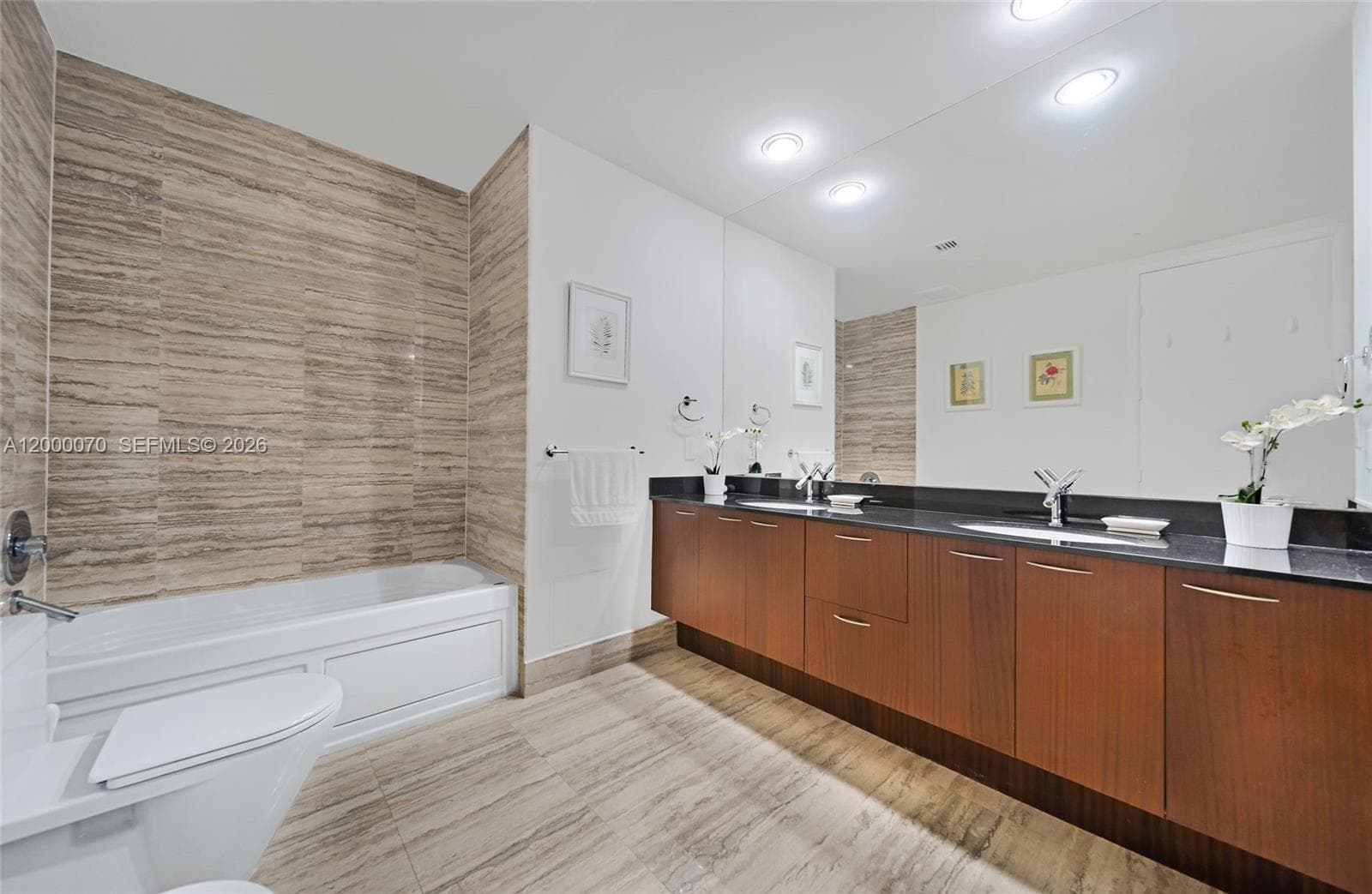 2305 photo 22