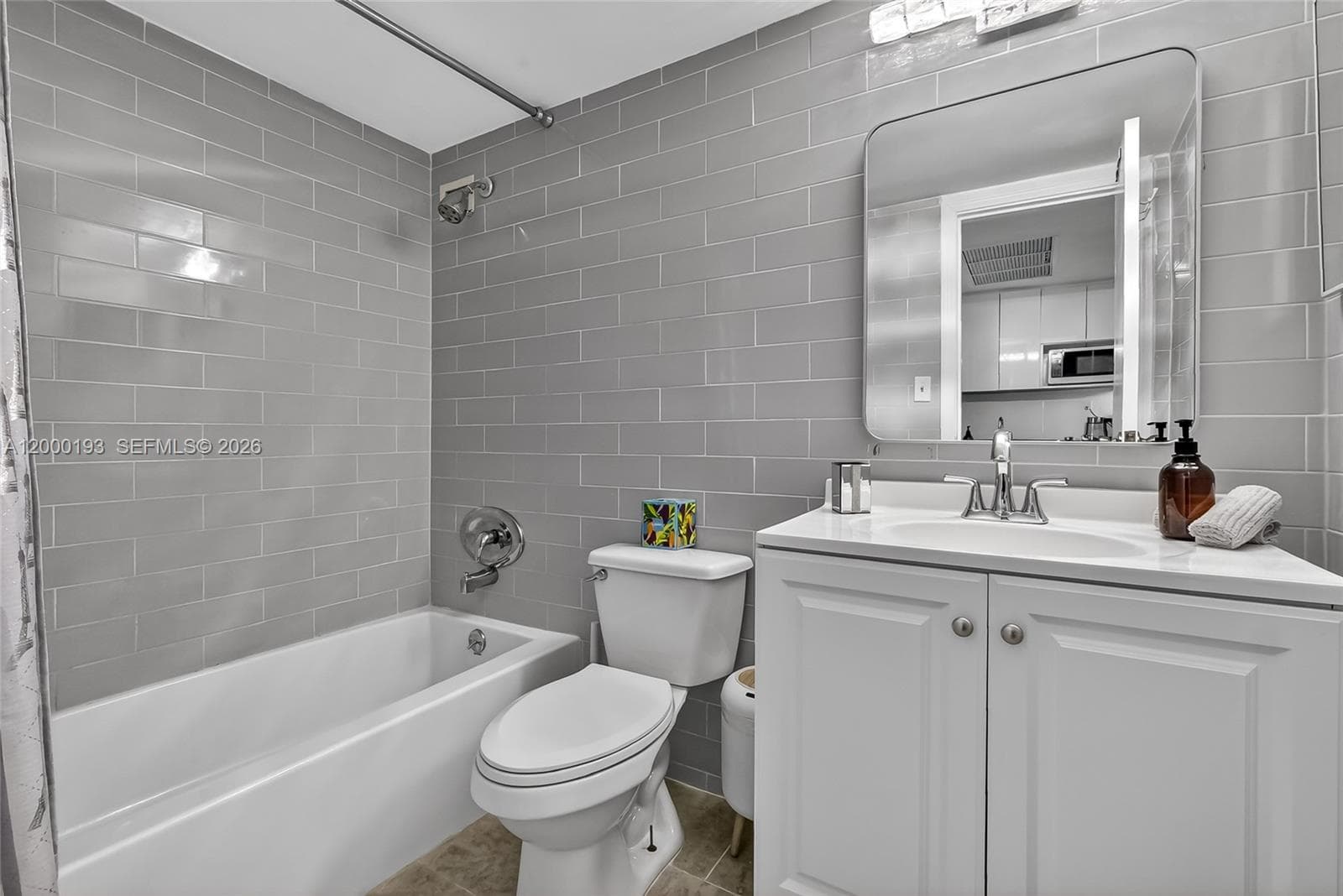 19201 Collins Ave 1123 photo 12