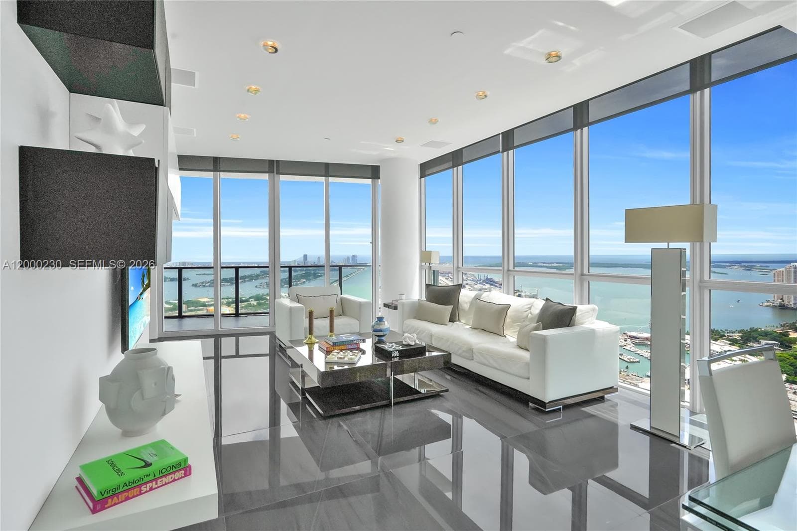 1100 Biscayne Blvd 6001 photo 4