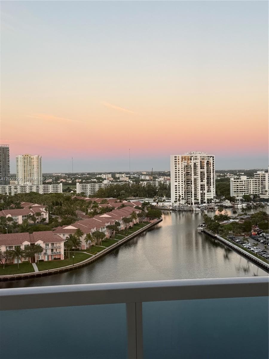 3800 S Ocean Dr 1623 photo 4