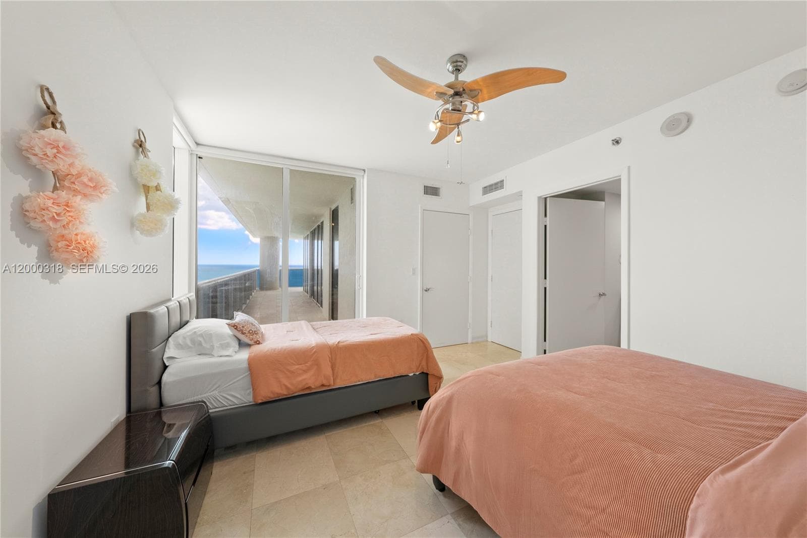 1850 Ocean Dr 3301 photo 20
