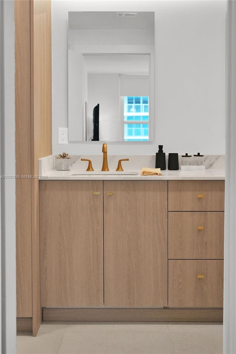 3505 S Ocean Dr 808 photo 14