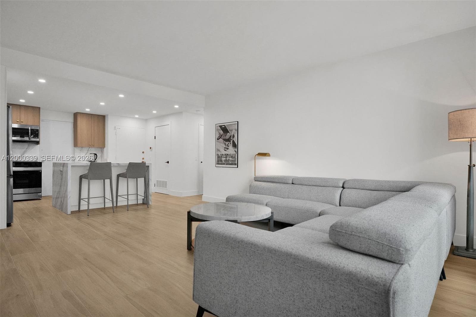 3505 S Ocean Dr 808 photo 4